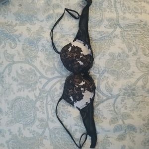 NWOT VS push up bra with lace detail, Size 34B